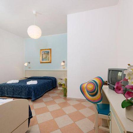 Hotel Bruna Martinsicuro Ngoại thất bức ảnh