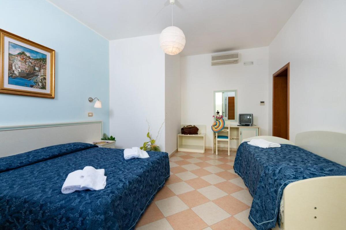 Hotel Bruna Martinsicuro Ngoại thất bức ảnh