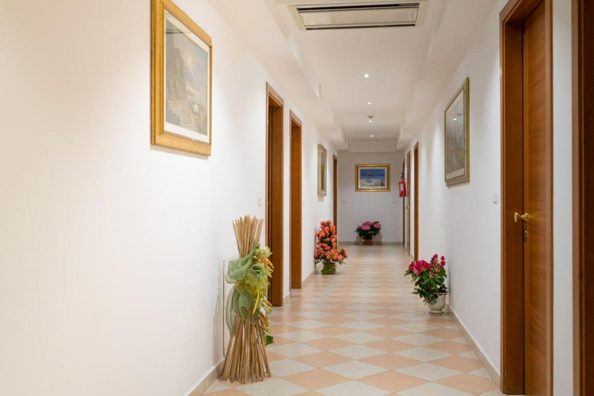 Hotel Bruna Martinsicuro Ngoại thất bức ảnh