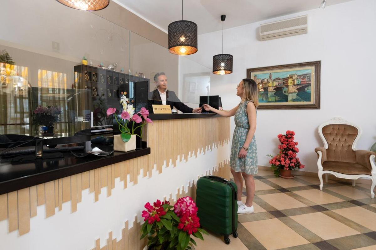 Hotel Bruna Martinsicuro Ngoại thất bức ảnh